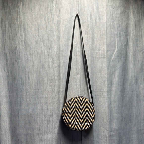Lionel Chevron Patterned round Crossbody Bag - Picture 5 of 8